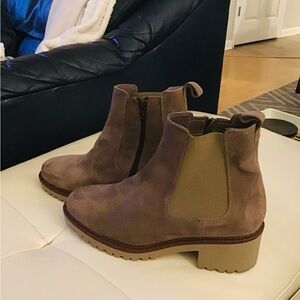 ROMAGNOLI Suede Classic Chelsea Design Boots